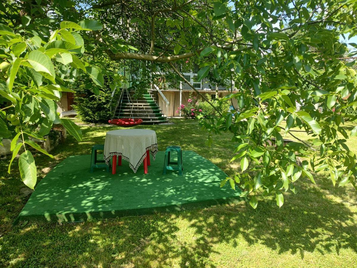 Appartamento "Ранчо" - Тераса Квіти Сад Užhorod Esterno foto