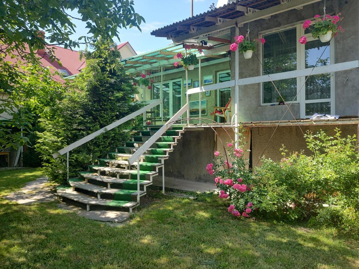 Appartamento "Ранчо" - Тераса Квіти Сад Užhorod Esterno foto